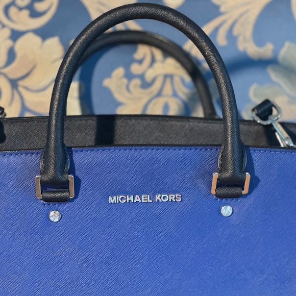 Michael Kors Selma Large Leather Bag - Color Block Blue/Black - Picture 12 of 13